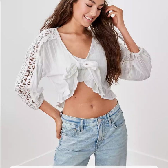 Size Small White Cropped blouse - Picture 2 of 4